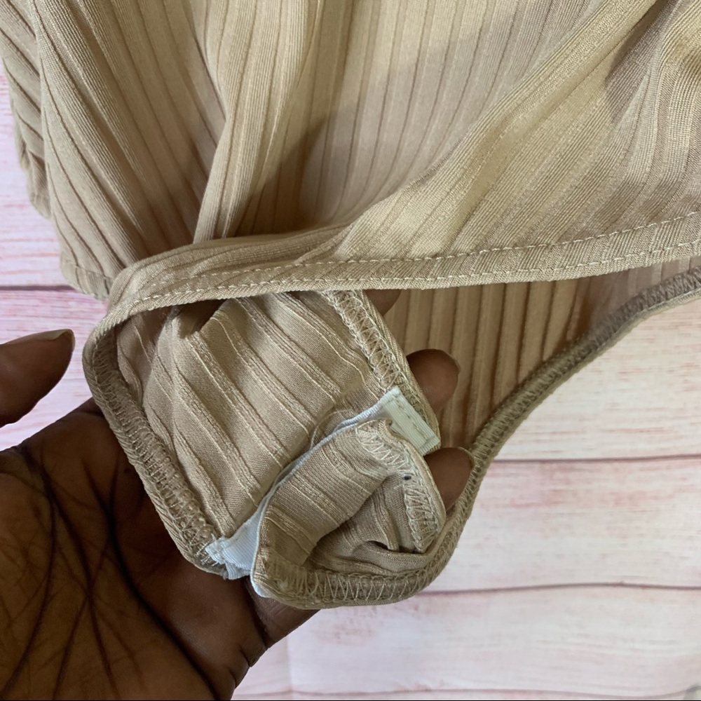 BooHoo Ribbed Bodysuit Size 0 - Picture 3 of 4